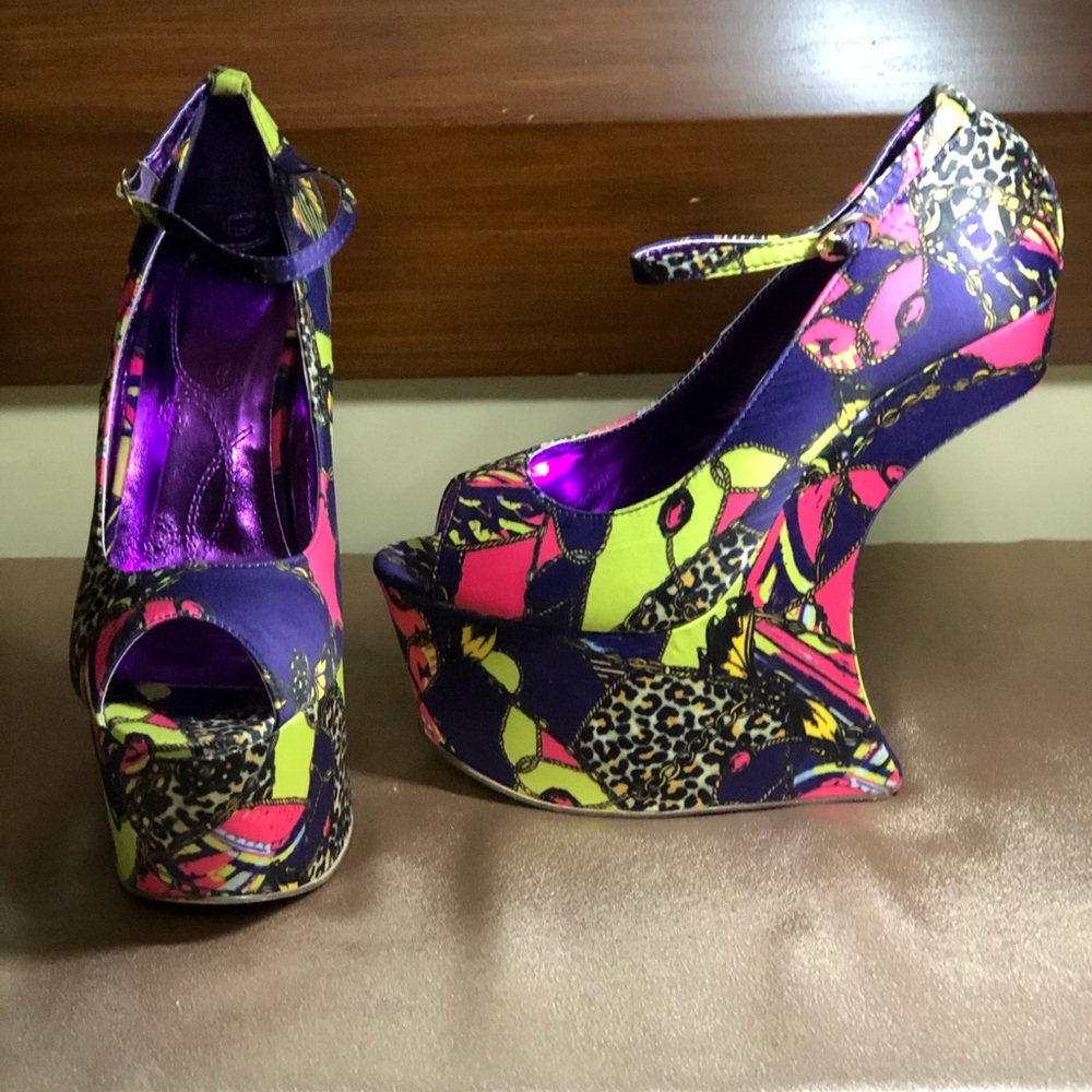 Mona Mia Collezione Platform Shoes- Size 10
